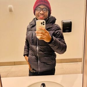 Meet your Posher, Emmanuel